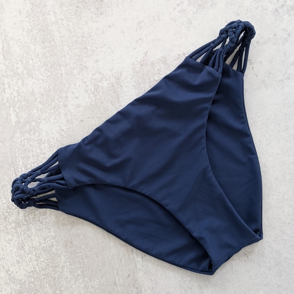 Tori Praver Seafoam Collection Strappy Side Bikini Bottom in Mood Indigo M - Picture 2 of 6